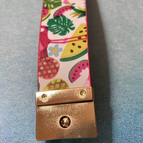 Tropical Flamingo Gold Clasp Bracelet - Picture 12 of 17